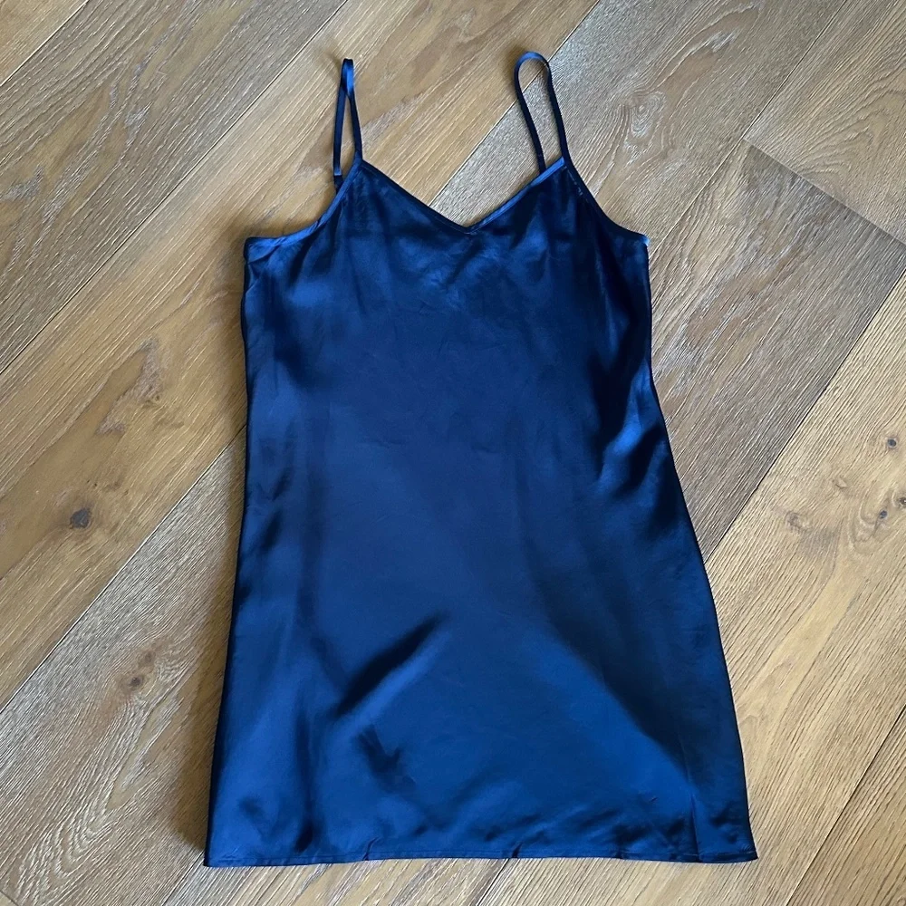Trina Turk Navy V Neck Slip Dress 12 Satin Mini Sleeveless Classic Chic
